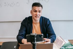 Beyond the Binary: Cultivating Nuance in Teaching Digital Ethics in Classroom Discussions